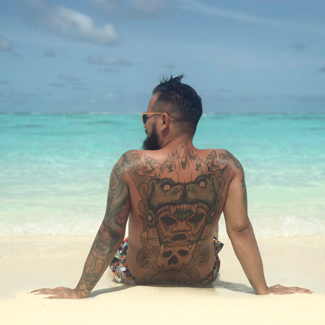 Pourquoi Protéger ses Tatouages du Soleil